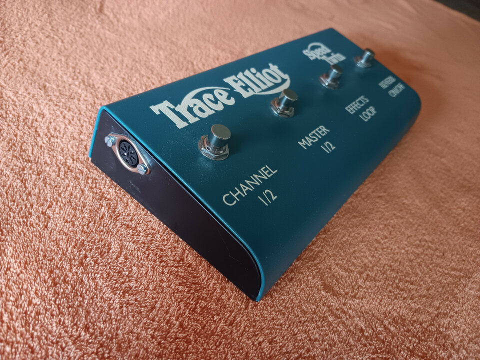 Trace Elliot Speed Twin C50 - Combo guitarra todo valvulas 50W / Cambio parcial por pantalla de bajo gama alta.