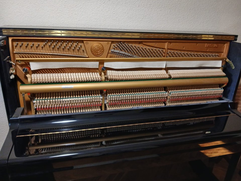 PIANO PARED KAWAI NS 10