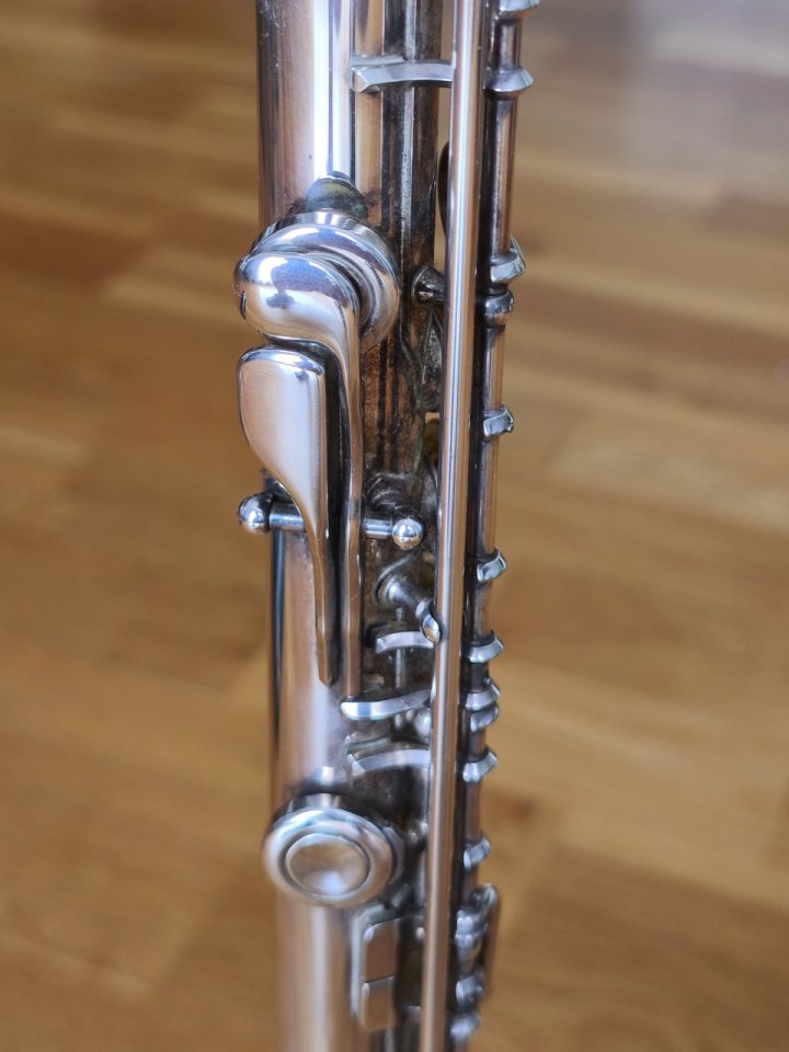 Flauta travesera Yamaha YFL 281SII con estuche de segunda mano · Foto 6 de 6 · Barcelona · 595 €