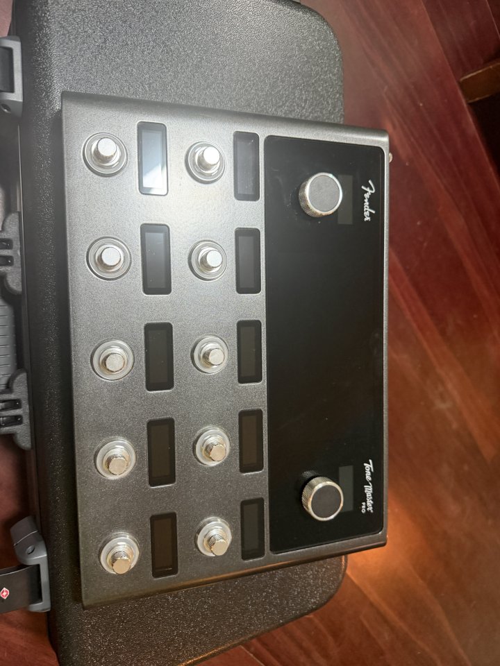 Fender Tone Master Pro + Mission SP1-TMP + Hard Case Fender de segunda mano · Foto 1 de 7 · Madrid · 1550 €