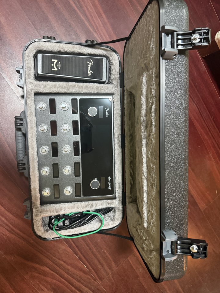Fender Tone Master Pro + Mission SP1-TMP + Hard Case Fender de segunda mano · Foto 2 de 7 · Madrid · 1550 €