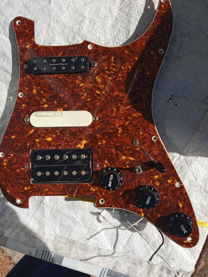 pickguard strato