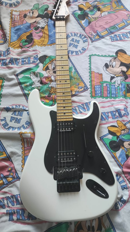 CHARVEL PRO MOD SOCAL de segunda mano · Foto 2 de 9 · Barcelona · 500 €