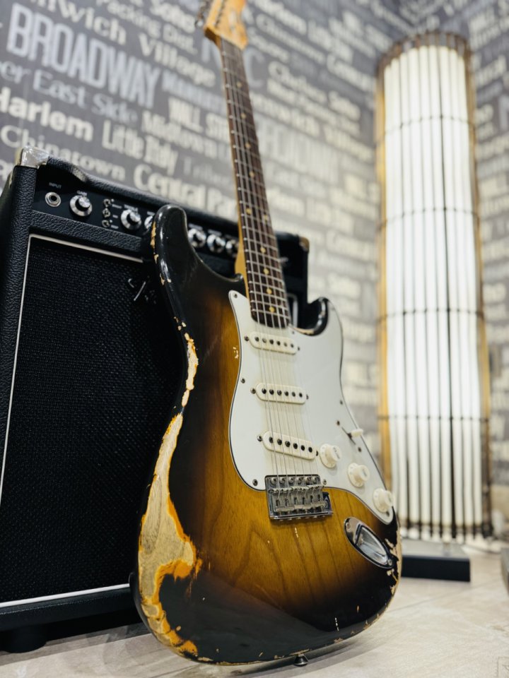 Rebel Relic ’59 Stratocaster Sunburst de segunda mano · Foto 1 de 3 · Jaén