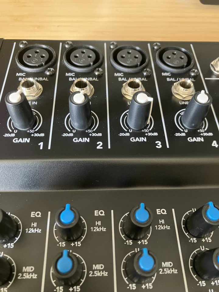 Mixer Mackie Mix12FX como nuevo