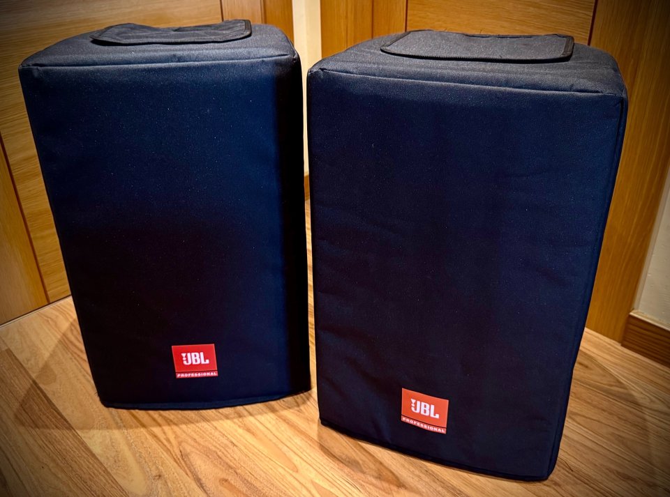 Altavoces activos JBL EON 712