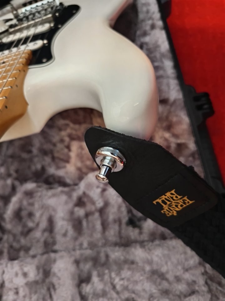 Fender Player Stratocaster Floyd Rose HSS MN, Polar White de segunda mano · Foto 5 de 6 · Madrid · 850 €