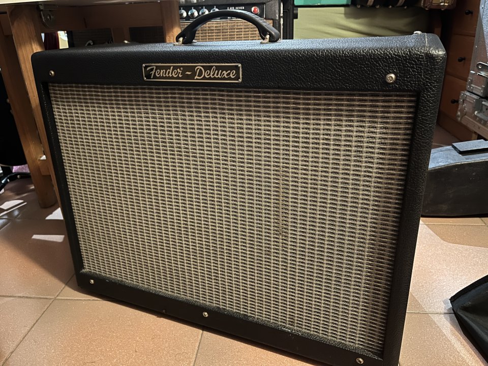 Fender Hot Rod Deluxe con mejoras