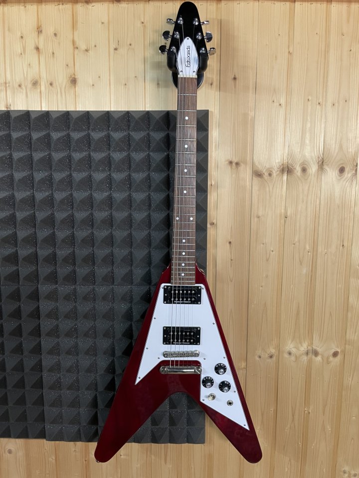 Edwards Flying V de segunda mano · Foto 1 de 9 · Madrid · 1100 €
