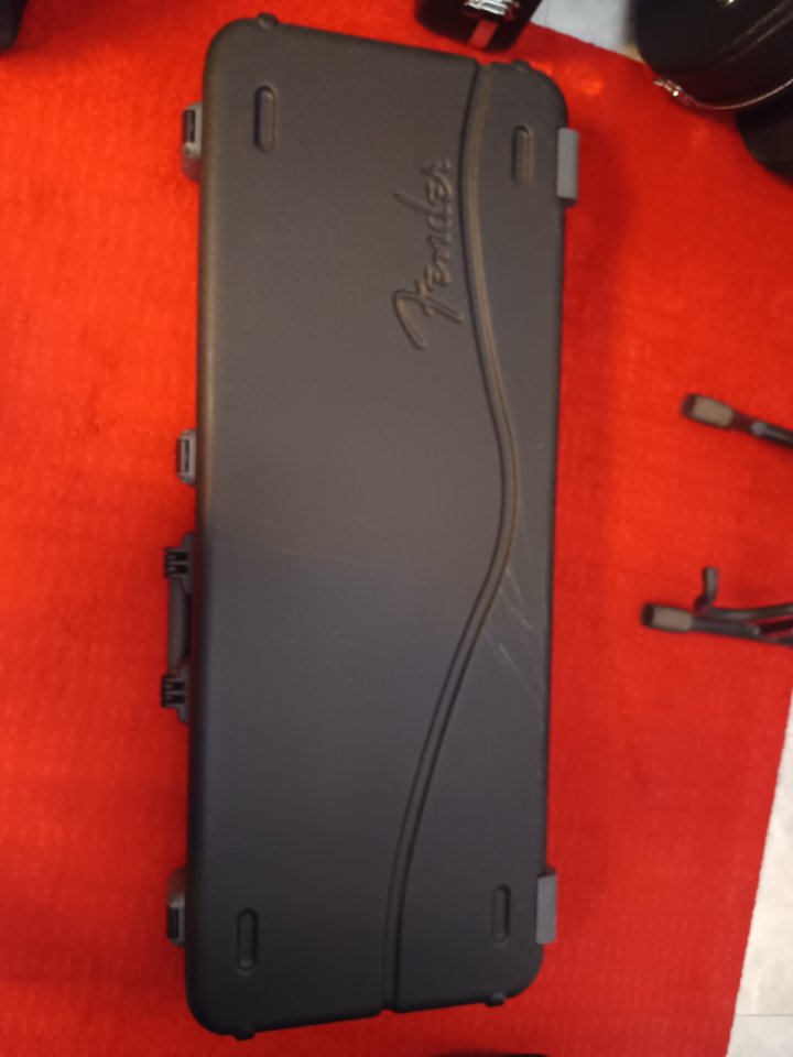Fender Player Stratocaster Floyd Rose HSS MN, Polar White de segunda mano · Foto 6 de 6 · Madrid · 850 €