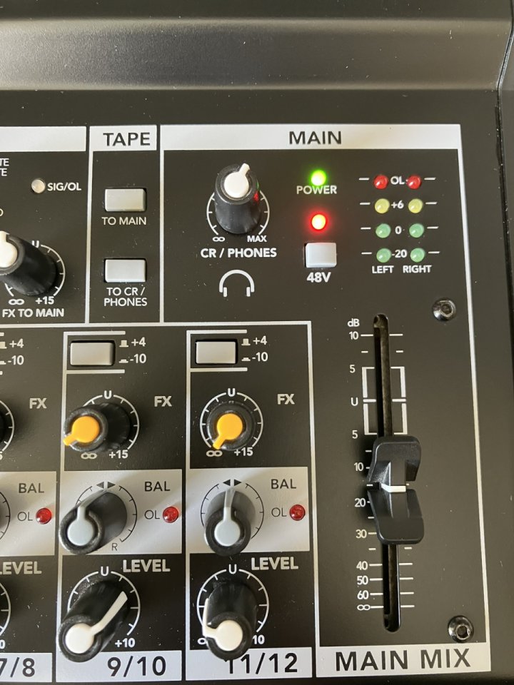 Mixer Mackie Mix12FX como nuevo