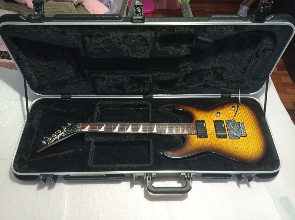 Guitarra Jackson JS32R Dinky