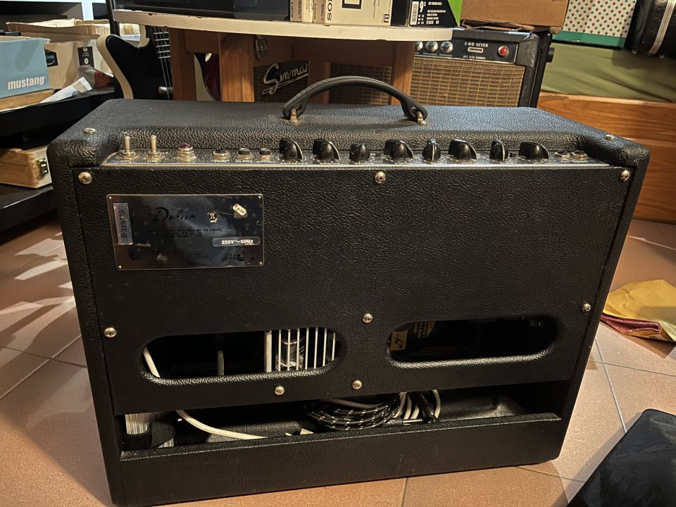 Fender Hot Rod Deluxe con mejoras