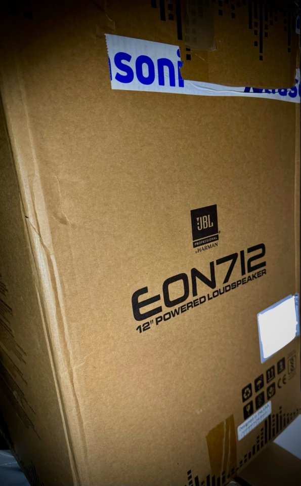 Altavoces activos JBL EON 712