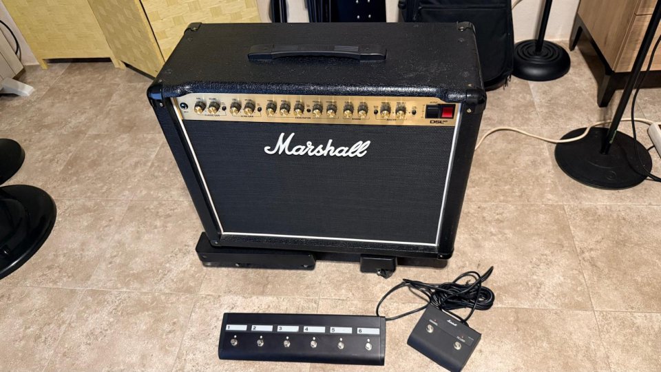 MARSHALL DSL40 COMBO Guitarra. Amplificador 40W Válvulas de segunda mano · Foto 6 de 7 · Cáceres · 500 €