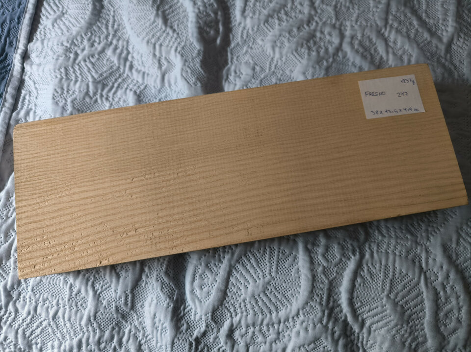 Bloque de madera de fresno