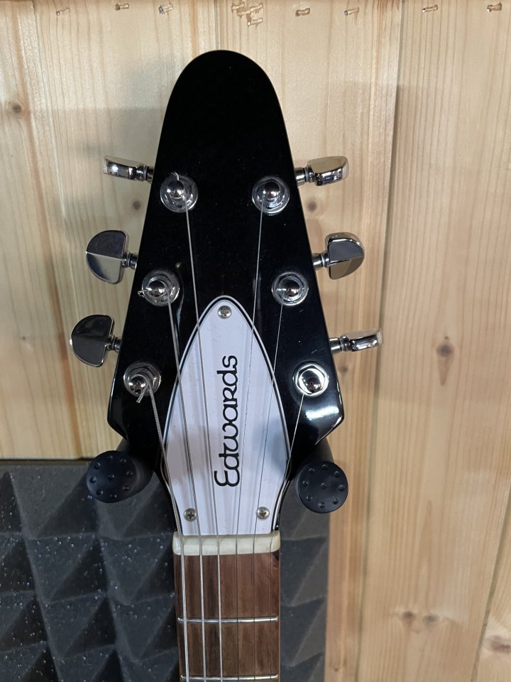 Edwards Flying V de segunda mano · Foto 5 de 9 · Madrid · 1100 €