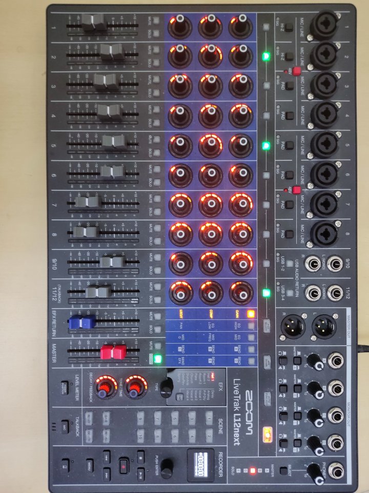 Zoom LiveTrak L12next de segunda mano · Foto 3 de 5 · Cádiz · 490 €