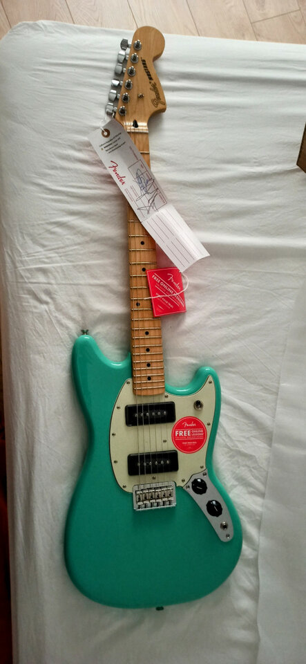 Fender Mustang +Cambio