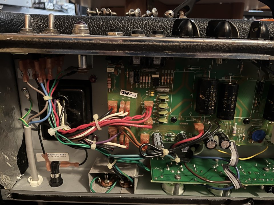 Fender Hot Rod Deluxe con mejoras