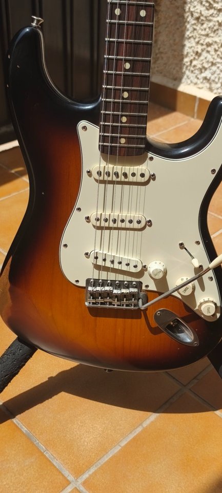Fender Road Worn 60 strat. Mástil nuevo y optimizada. de segunda mano · Foto 2 de 10 · Murcia · 1000 €