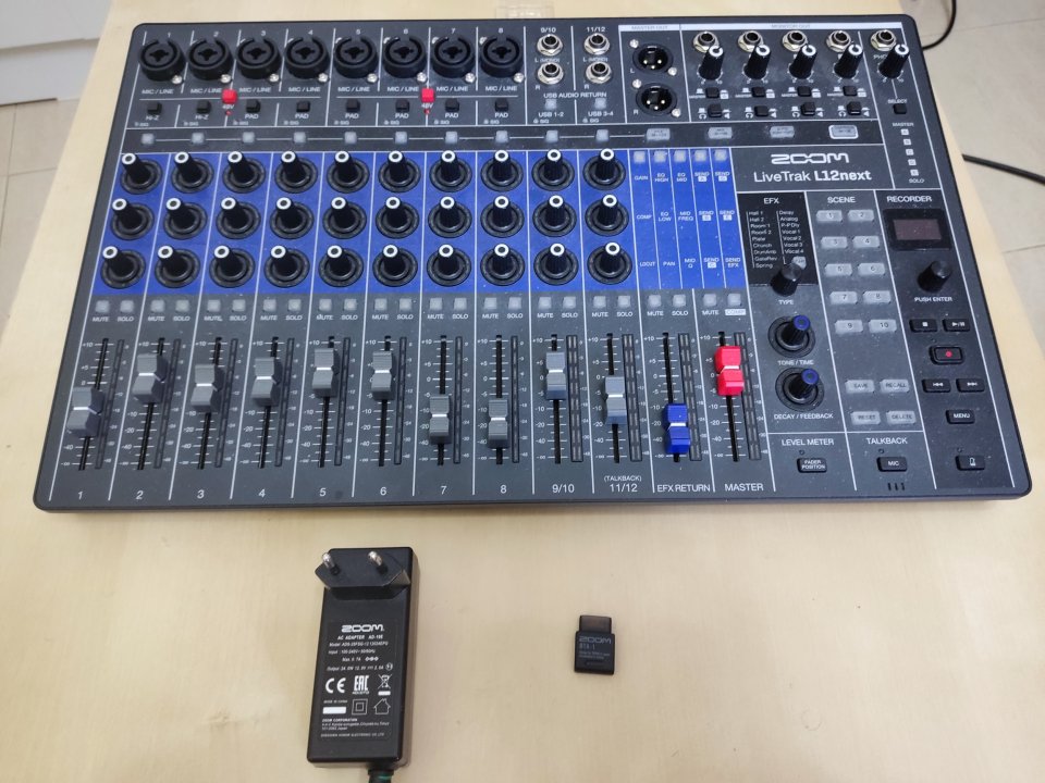 Zoom LiveTrak L12next de segunda mano · Foto 4 de 5 · Cádiz · 490 €