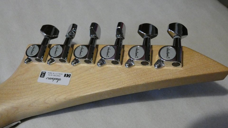 Guitarra Jackson JS32R Dinky