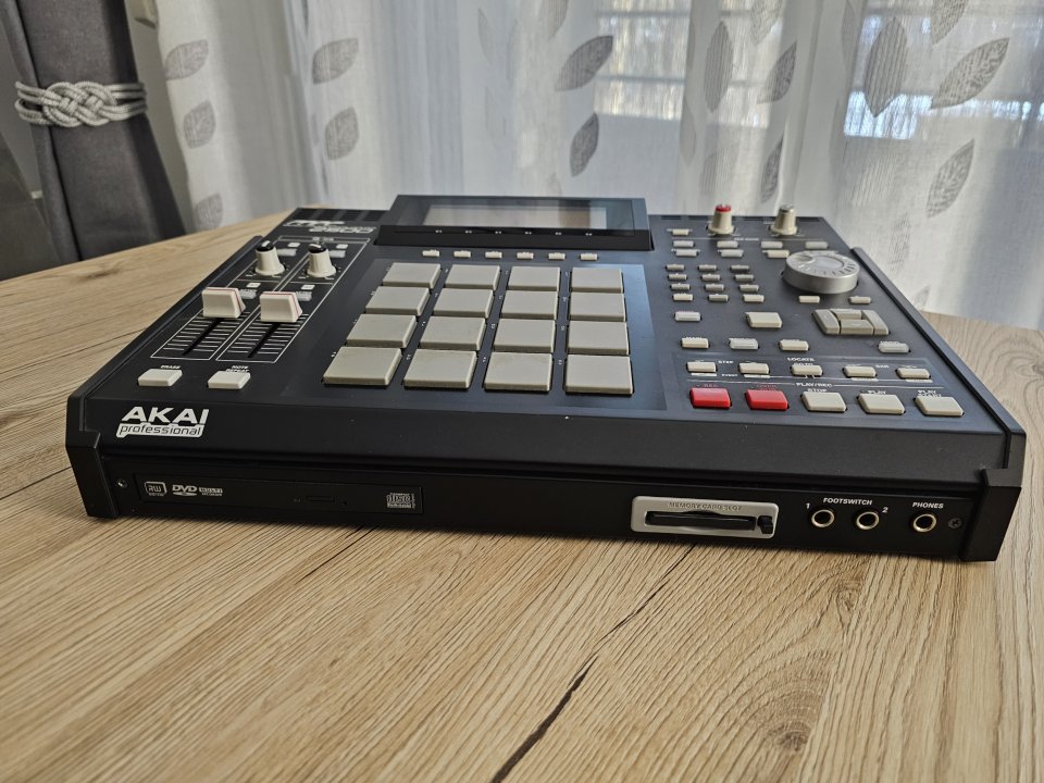 Akai MPC 2500 de segunda mano · Foto 1 de 8 · Barcelona · 1200 €