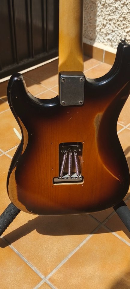 Fender Road Worn 60 strat. Mástil nuevo y optimizada. de segunda mano · Foto 4 de 10 · Murcia · 1000 €