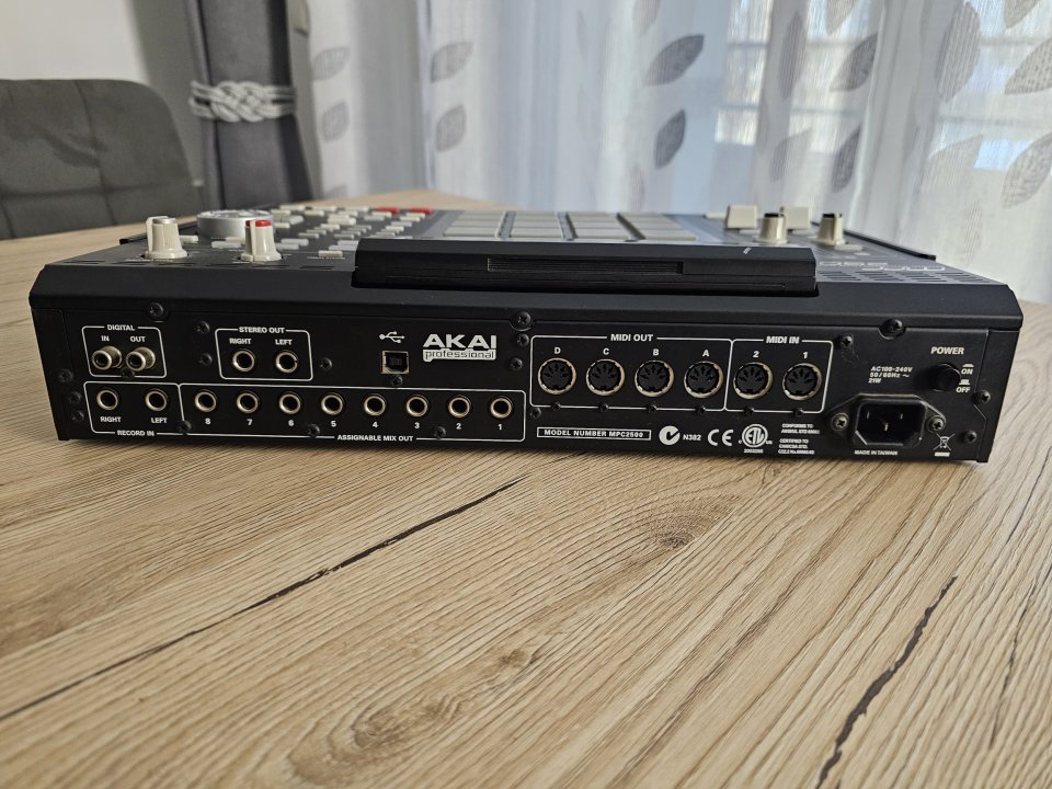 Akai MPC 2500 de segunda mano · Foto 2 de 8 · Barcelona · 1200 €