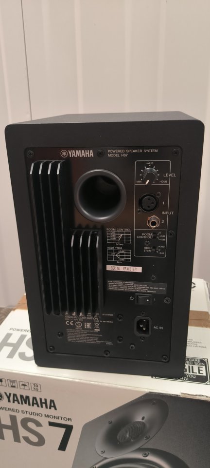 Monitores de estudio Yamaha HS7