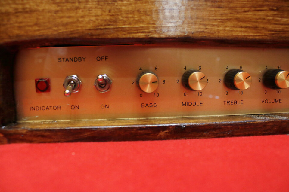 CABEZAL AMPLIFICADOR CLON MARSHALL 1974X 18W Upgrade! de segunda mano · Foto 12 de 14 · Madrid · 800 €