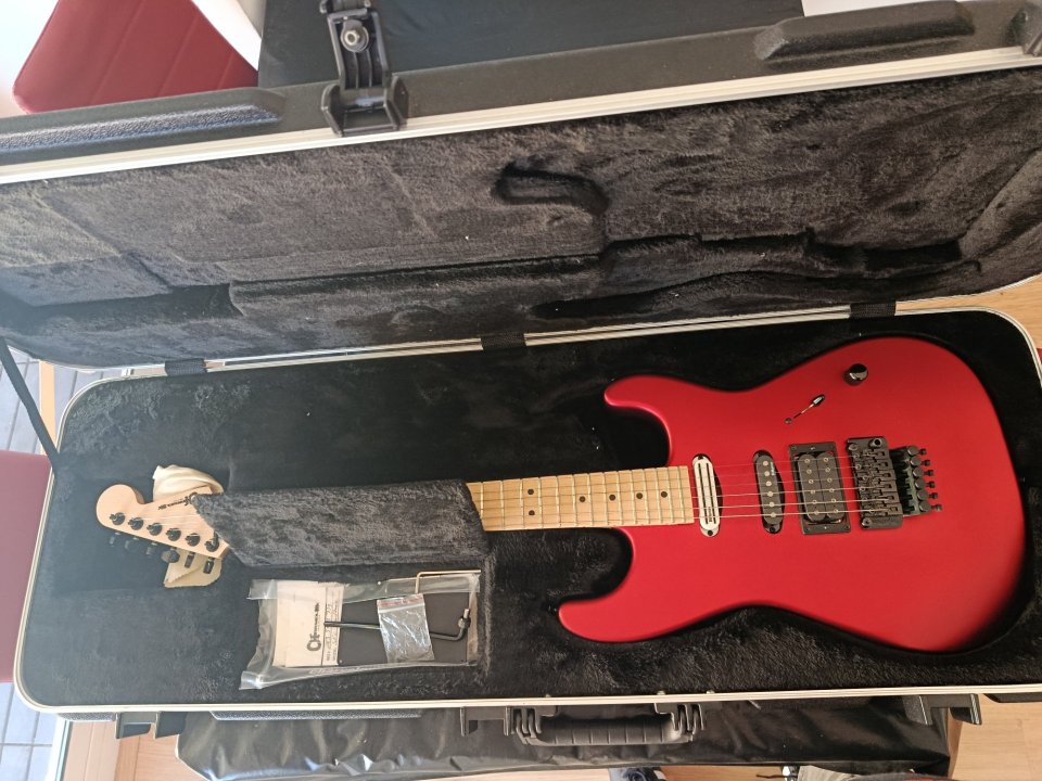Charvel usa select san dimas hss de segunda mano · Foto 1 de 8 · Barcelona · 2100 €