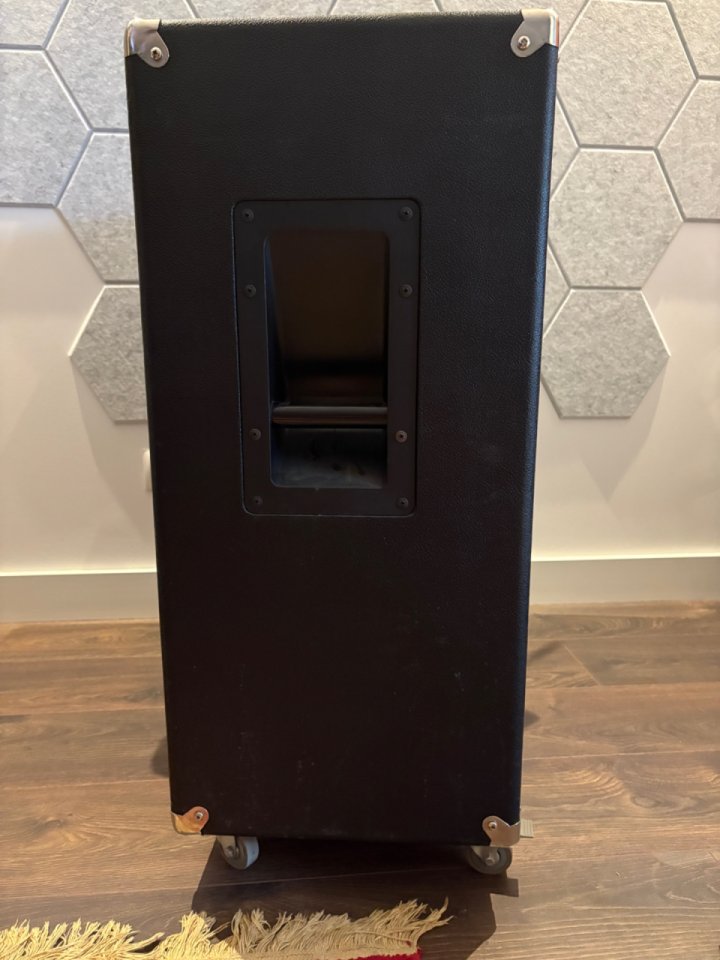 Pantalla Laboga 4x12 Premium de segunda mano · Foto 4 de 8 · Madrid · 250 €