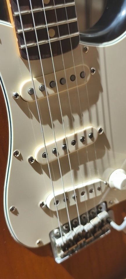Fender Road Worn 60 strat. Mástil nuevo y optimizada. de segunda mano · Foto 7 de 10 · Murcia · 1000 €