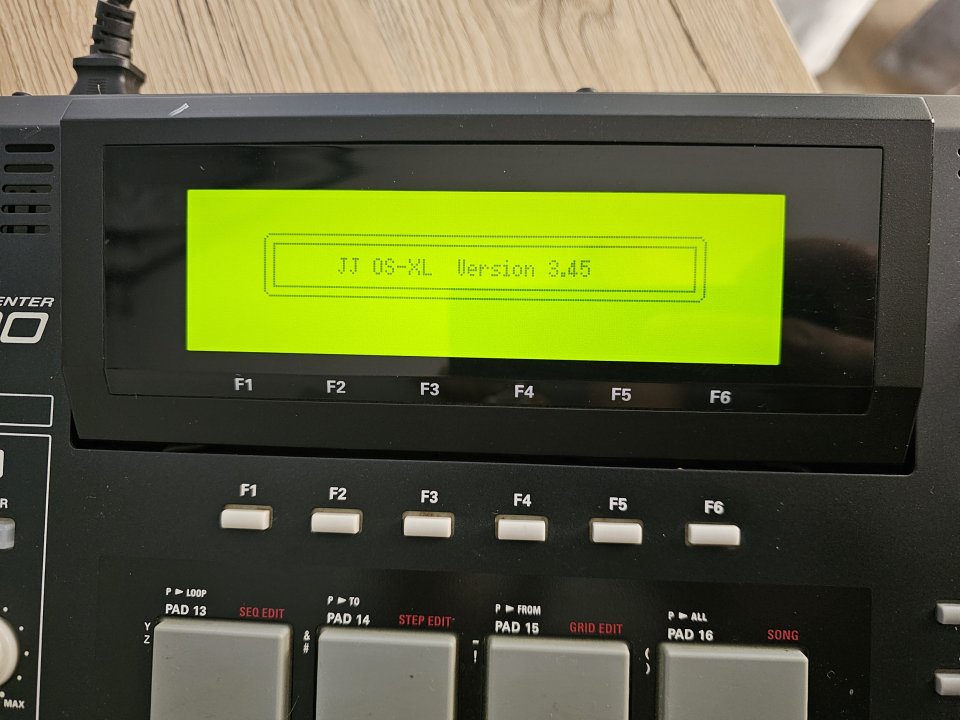 Akai MPC 2500 de segunda mano · Foto 5 de 8 · Barcelona · 1200 €