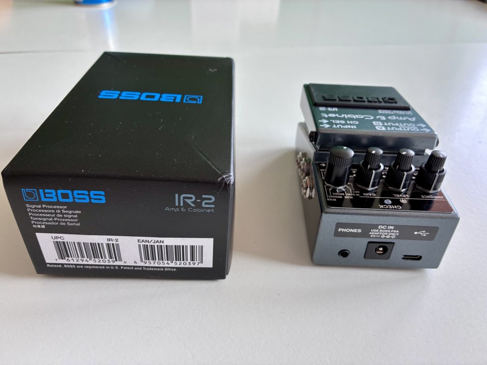 BOSS IR-2 Amp & Cabinet de segunda mano · Foto 4 de 6 · Madrid · 110 €