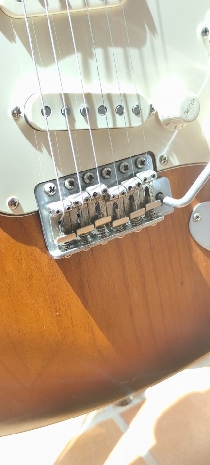 Fender Road Worn 60 strat. Mástil nuevo y optimizada. de segunda mano · Foto 8 de 10 · Murcia · 1000 €