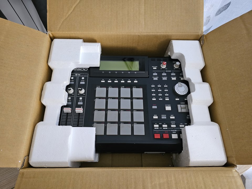 Akai MPC 2500 de segunda mano · Foto 6 de 8 · Barcelona · 1200 €