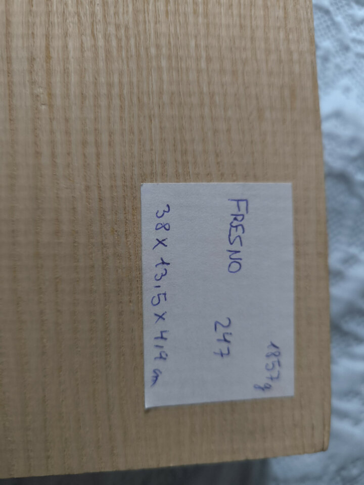 Bloque de madera de fresno