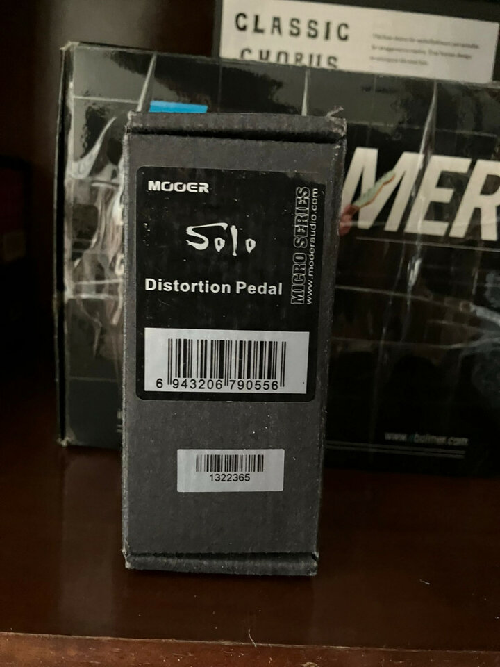 MOOER SOLO clon del Suhr Riot.