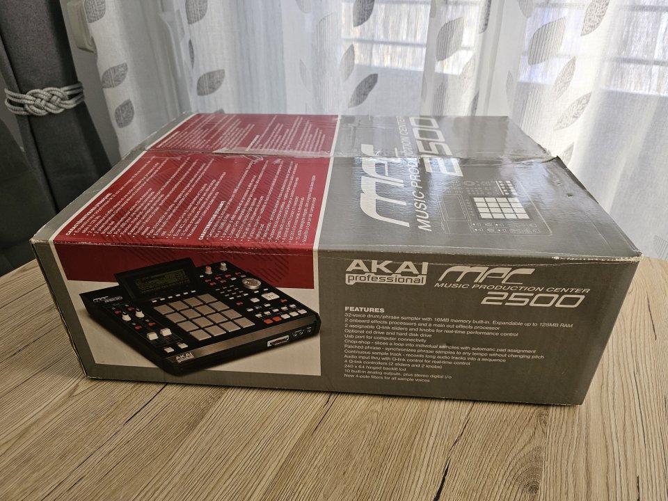 Akai MPC 2500 de segunda mano · Foto 7 de 8 · Barcelona · 1200 €