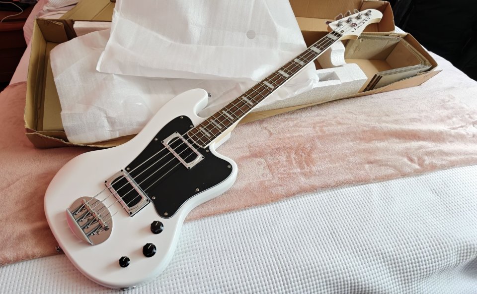 Lakland Skyline Decade. NUEVO, A ESTRENAR. de segunda mano · Foto 3 de 10 · Lugo · 1690 €