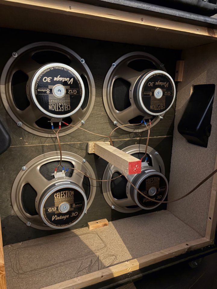 Pantalla Laboga 4x12 Premium de segunda mano · Foto 7 de 8 · Madrid · 250 €