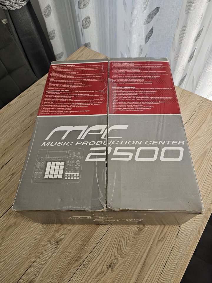 Akai MPC 2500 de segunda mano · Foto 8 de 8 · Barcelona · 1200 €