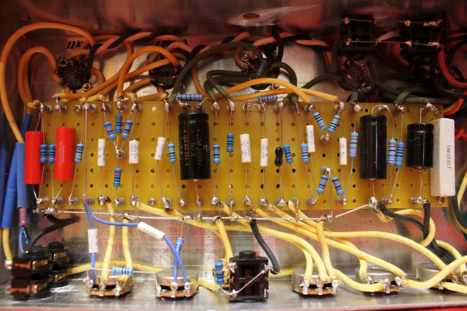 CABEZAL AMPLIFICADOR CLON MARSHALL 1974X 18W Upgrade! de segunda mano · Foto 7 de 14 · Madrid · 800 €