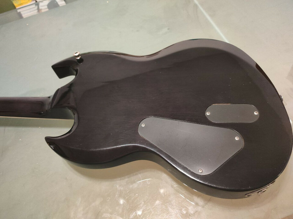 Guitarra ESP LTD Viper-1000