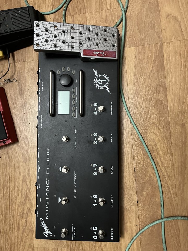 Fender Mustang floorboard