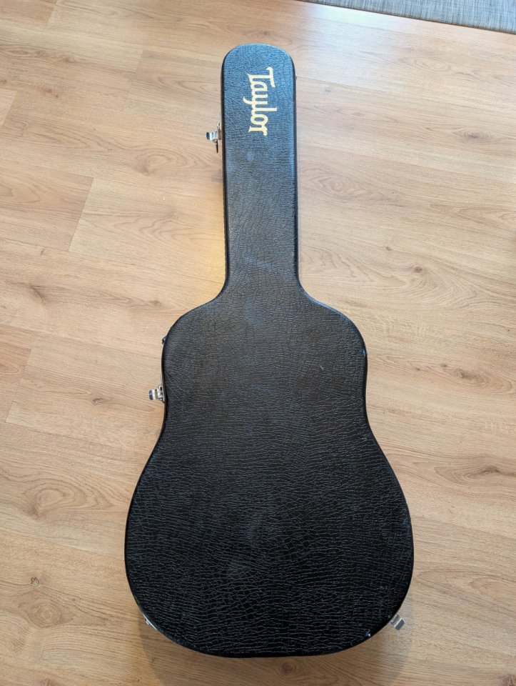 Guitarra acústica Taylor 217. 50 aniversario