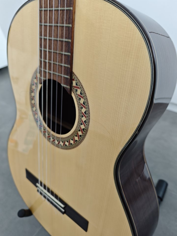 Antonio de Toledo at16 negra+ estuche foam